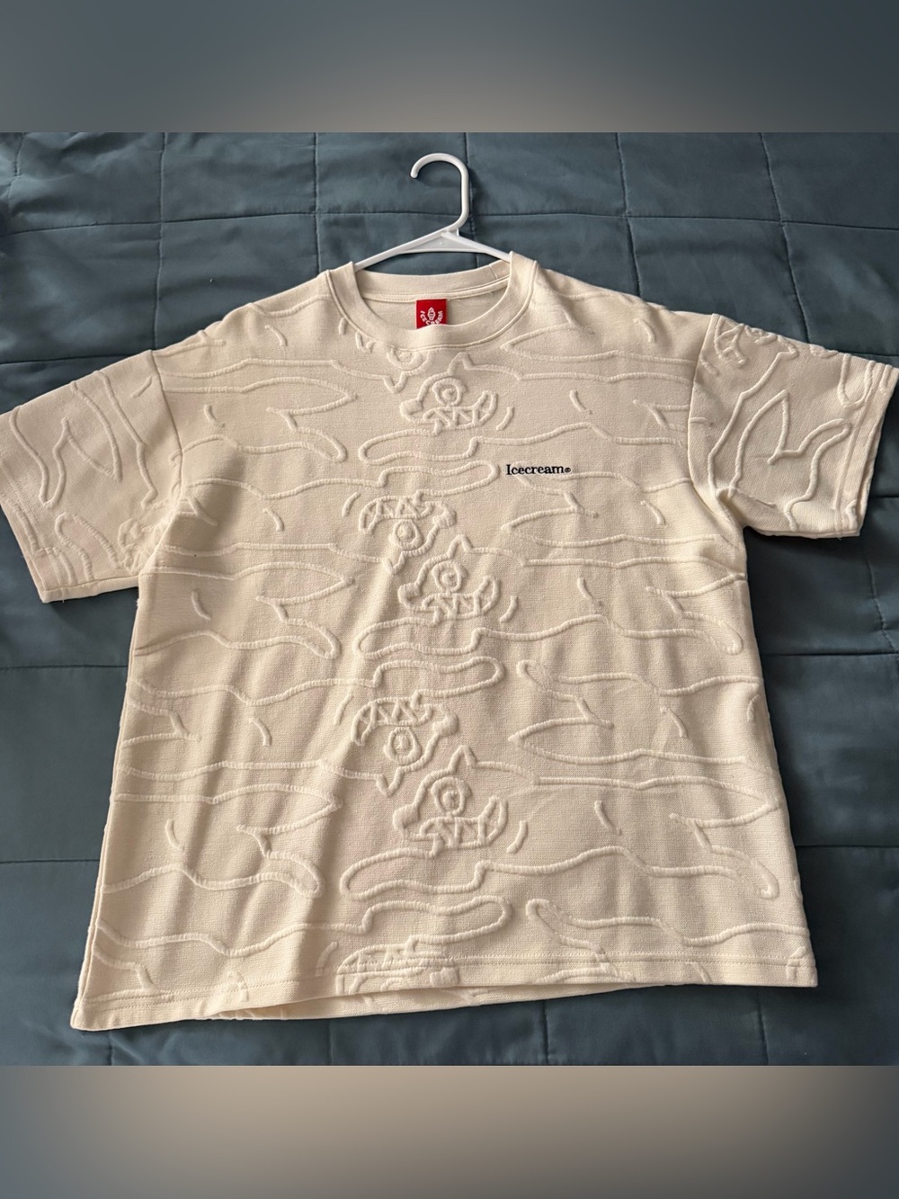 Icecream Cream Textured Wave Logo Tee